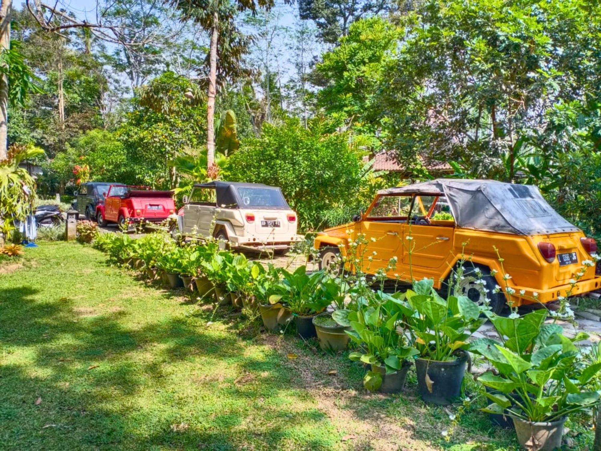 Ndalem Nitihardjan Hotel Magelang Buitenkant foto